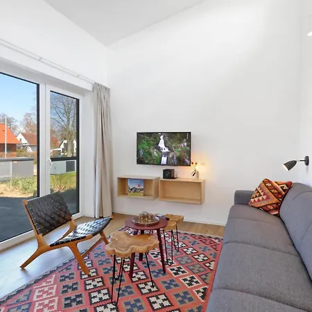 Gorgeous In Lembruch-duemmer With Kitchen